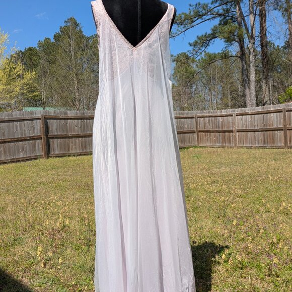 Vintage Pastel Goddess Vanity Fair Nightgown - Picture 5 of 8